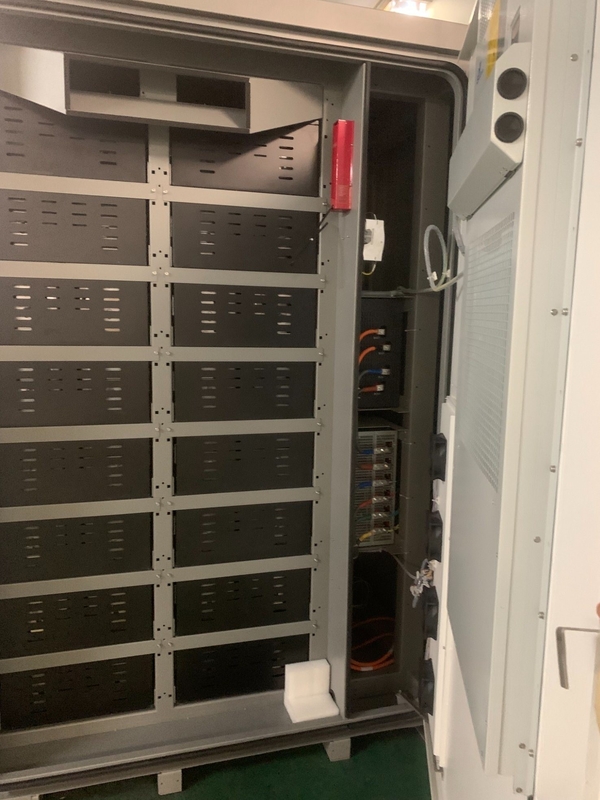 Sistema de almacenamiento de energía de batería solar de 800 V SD100/200 para eficiencia energética comercial
