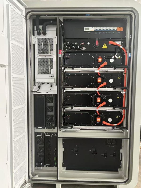 Sistema de almacenamiento de energía de enfriamiento líquido de 192KWh altamente integrado 120KW Inversor para estación de carga